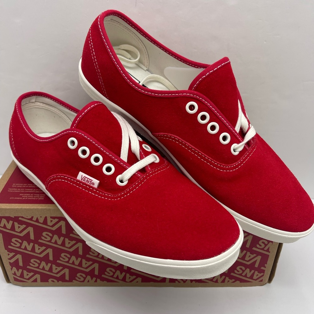 Vans WMNS Authentic Lowpro
Racing Red
VN000D04IZQ Red Low-Top Sneakers - Picture 6 of 16